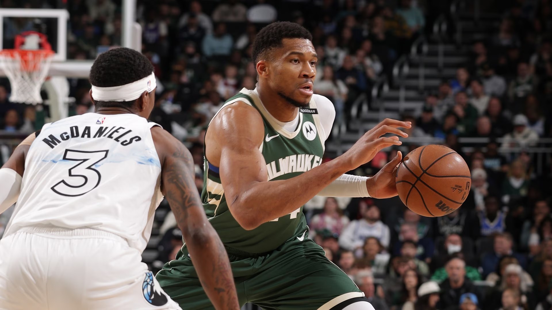 字母哥连续三场比赛得分超过逆转，快船挑战极限！的简单介绍